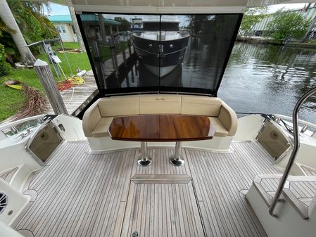 Sea Ray L650 Fly image