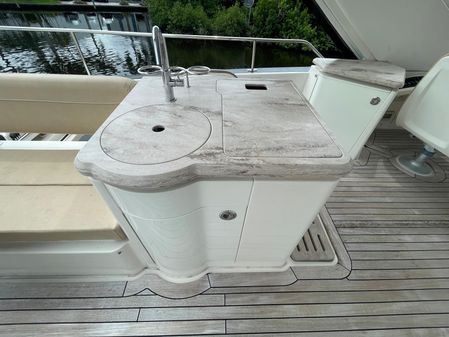 Sea Ray L650 Fly image