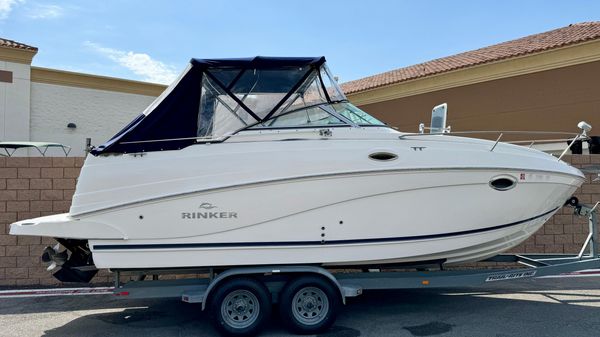 Rinker 250 Express Cruiser 