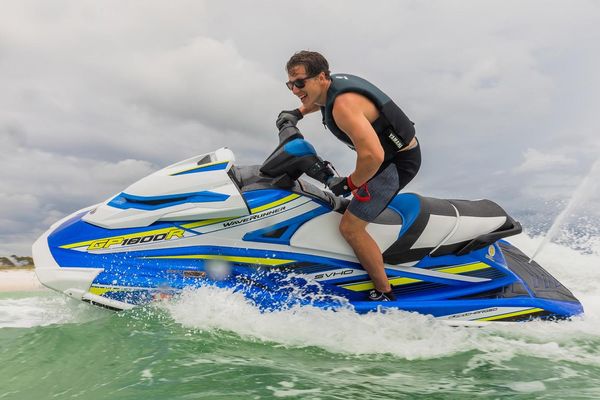 Yamaha-waverunner GP1800R - main image