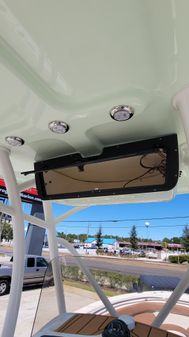 Pioneer 222 Islander image