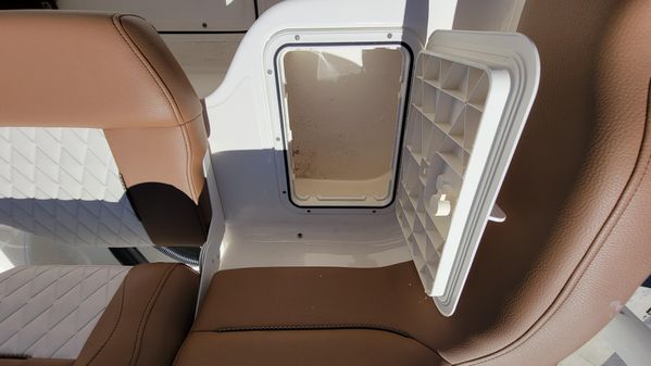 Pioneer 222 Islander image