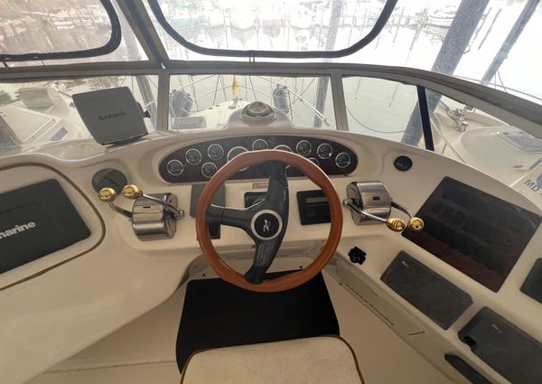 Sea Ray 380 Aft Cabin image