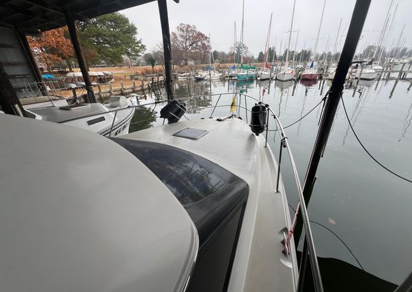 Sea Ray 380 Aft Cabin image