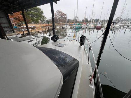 Sea Ray 380 Aft Cabin image