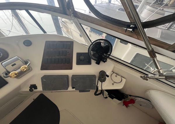 Sea Ray 380 Aft Cabin image