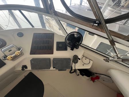 Sea Ray 380 Aft Cabin image