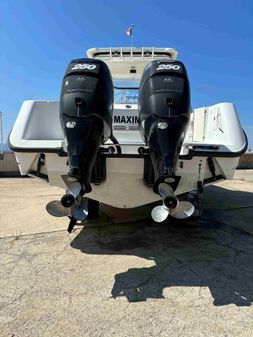 Boston Whaler 305 Conquest image