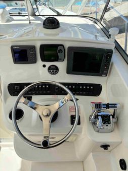 Boston Whaler 305 Conquest image