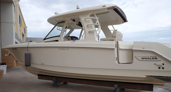 Boston-whaler 350-REALM image