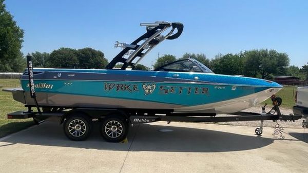 Malibu 23 LSV WAKESETTER 