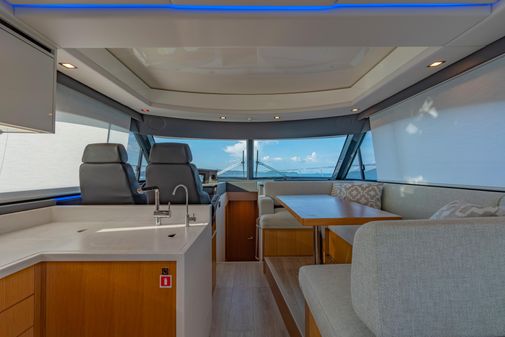 Riviera 4600 Sport Yacht image