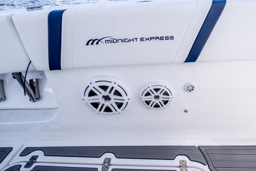 Midnight Express 34 Open image