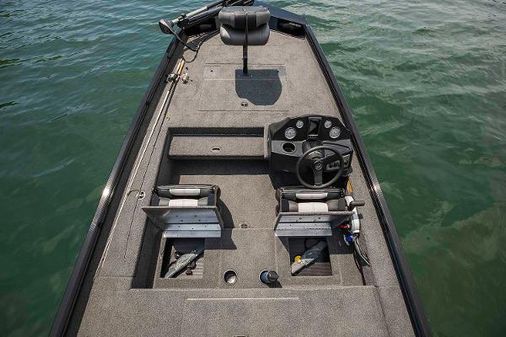 Crestliner 1700-RIDGE image
