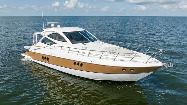 Cruisers Yachts 520 Coupe 