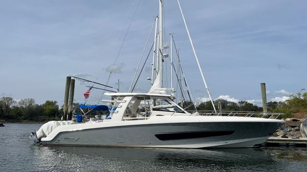 Boston Whaler 420 Outrage 