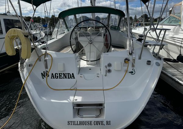 Beneteau 381 image