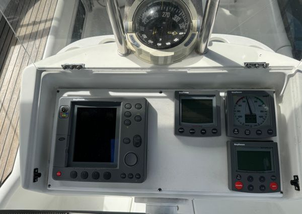 Beneteau 381 image