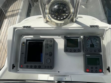 Beneteau 381 image