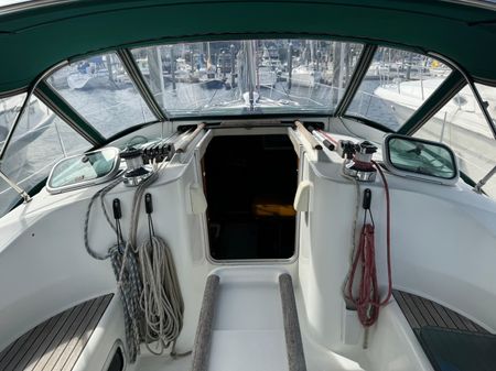 Beneteau 381 image