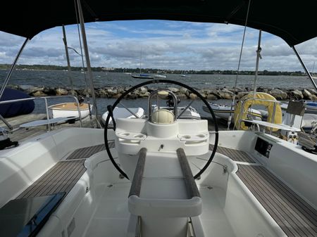 Beneteau 381 image