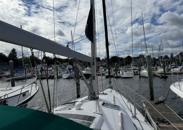 Beneteau 381 image