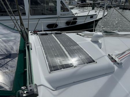 Beneteau 381 image