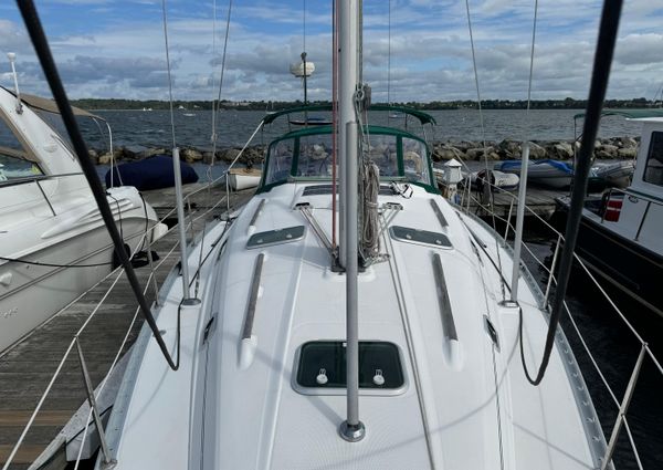 Beneteau 381 image