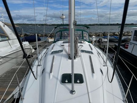 Beneteau 381 image