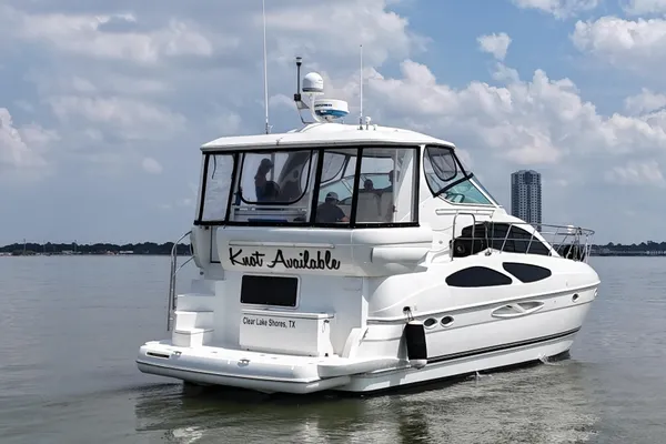 Cruisers Yachts 405 Express Motoryacht image