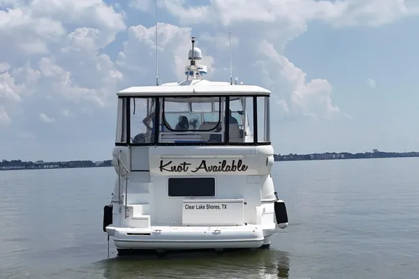 Cruisers Yachts 405 Express Motoryacht image