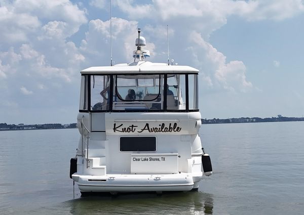 Cruisers Yachts 405 Express Motoryacht image