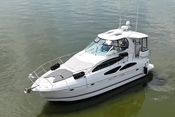 Cruisers Yachts 405 Express Motoryacht image