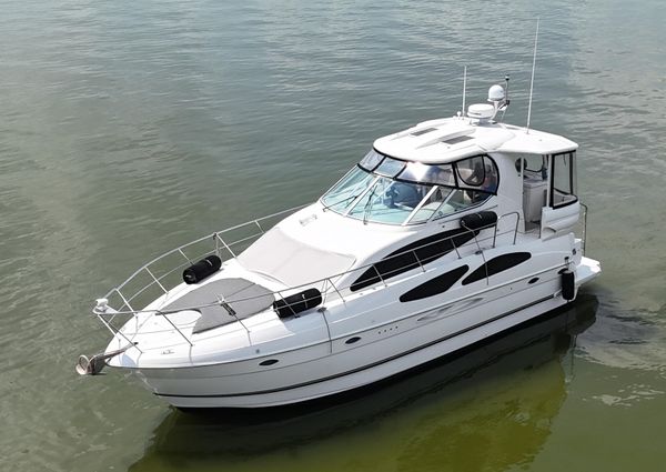 Cruisers Yachts 405 Express Motoryacht image