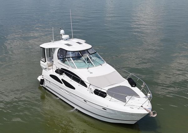 Cruisers Yachts 405 Express Motoryacht image