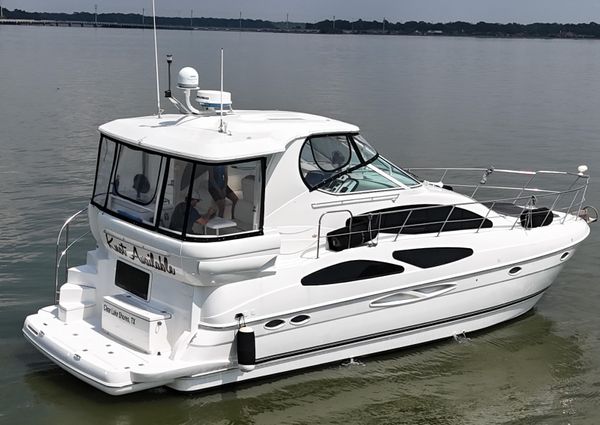 Cruisers Yachts 405 Express Motoryacht image