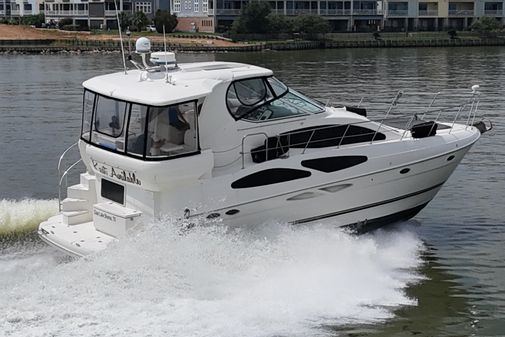 Cruisers Yachts 405 Express Motoryacht image