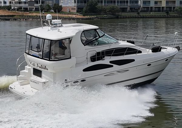 Cruisers Yachts 405 Express Motoryacht image