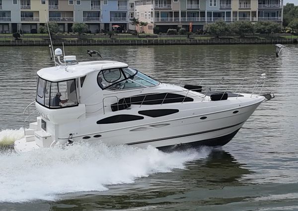 Cruisers Yachts 405 Express Motoryacht image