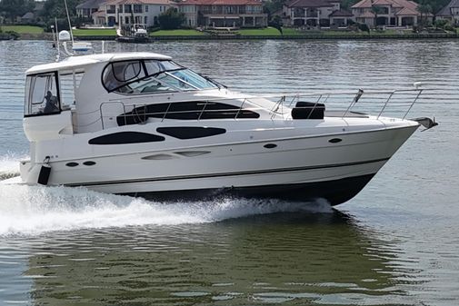 Cruisers Yachts 405 Express Motoryacht image