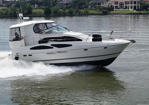 Cruisers Yachts 405 Express Motoryacht image