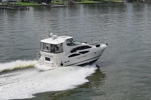 Cruisers Yachts 405 Express Motoryacht image