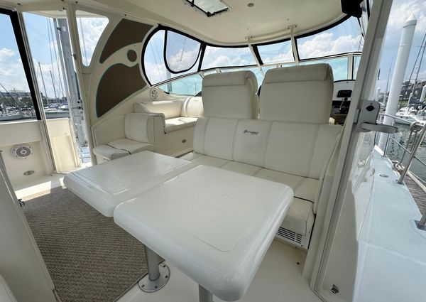 Cruisers Yachts 405 Express Motoryacht image