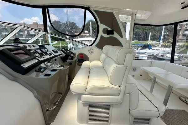 Cruisers Yachts 405 Express Motoryacht image