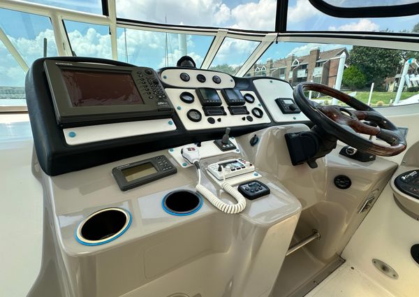 Cruisers Yachts 405 Express Motoryacht image