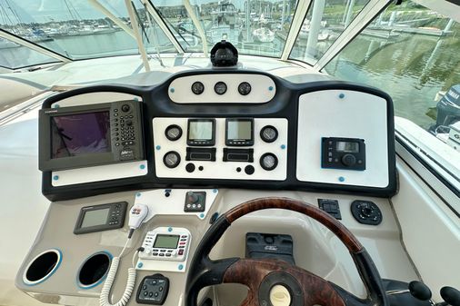 Cruisers Yachts 405 Express Motoryacht image