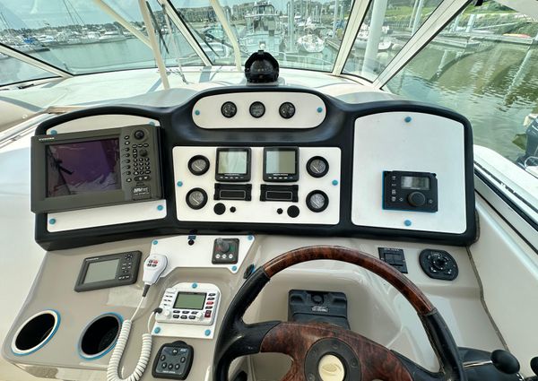 Cruisers Yachts 405 Express Motoryacht image