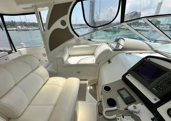 Cruisers Yachts 405 Express Motoryacht image