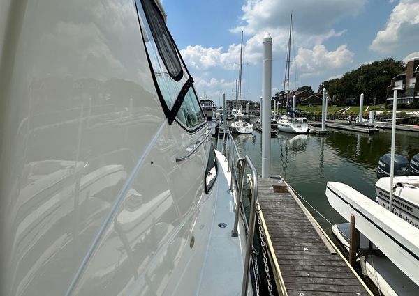 Cruisers Yachts 405 Express Motoryacht image