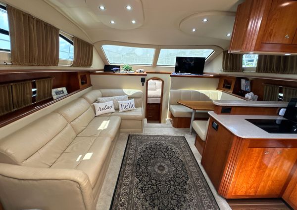 Cruisers Yachts 405 Express Motoryacht image